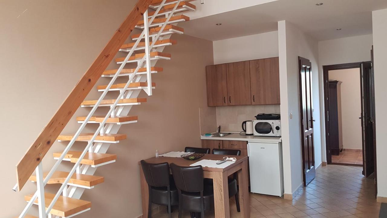 Vegvar Delux Apartman Gyula Exterior foto