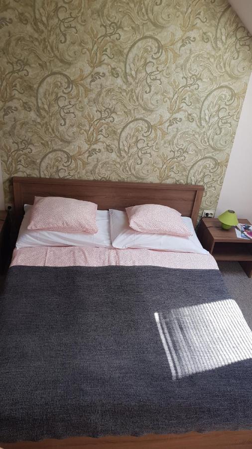Vegvar Delux Apartman Gyula Exterior foto