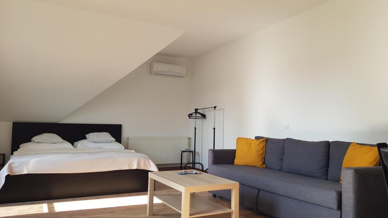 Vegvar Delux Apartman Gyula Exterior foto